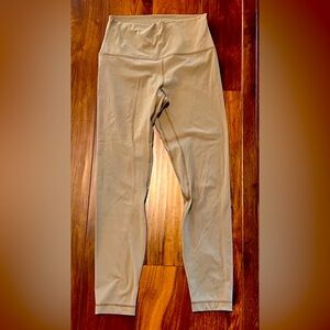 Women's Tan Leggings (Carbon Dust)
Inseam is about 25”